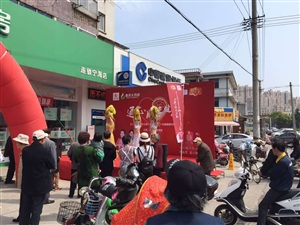 舞蹈演出給現(xiàn)場(chǎng)增添人氣